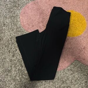 Lulu lemon bootcut leggings size 6 barely worn!